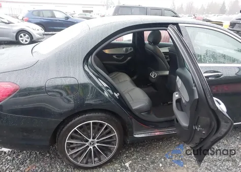 2019 Mercedes-Benz C 300 4Matic z USA, uszkodzony, nr VIN 55SWF8EB6KU283136